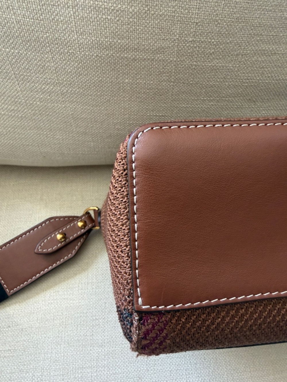 Burberry Checked Brown Crossbody Shoulder Bag with Black Strap - Picture 3 of 10